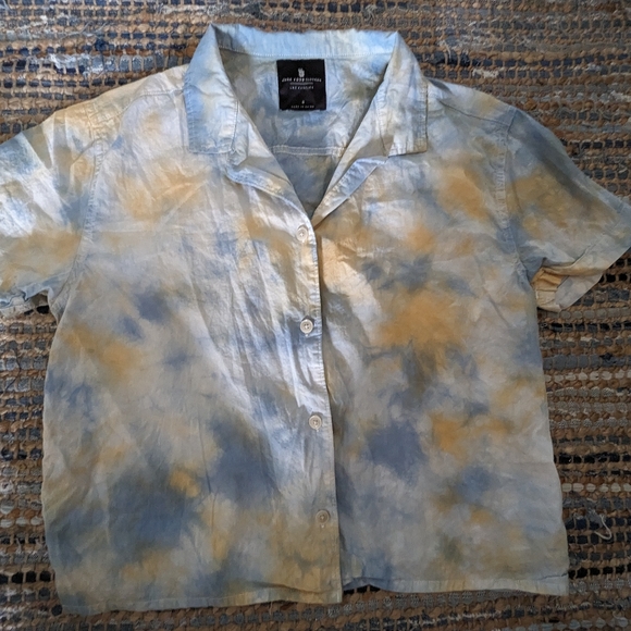 Junk Food Clothing Crop Top Women Size Small Blue Yellow Tie Dye Button-Up Cropp - Picture 2 of 7